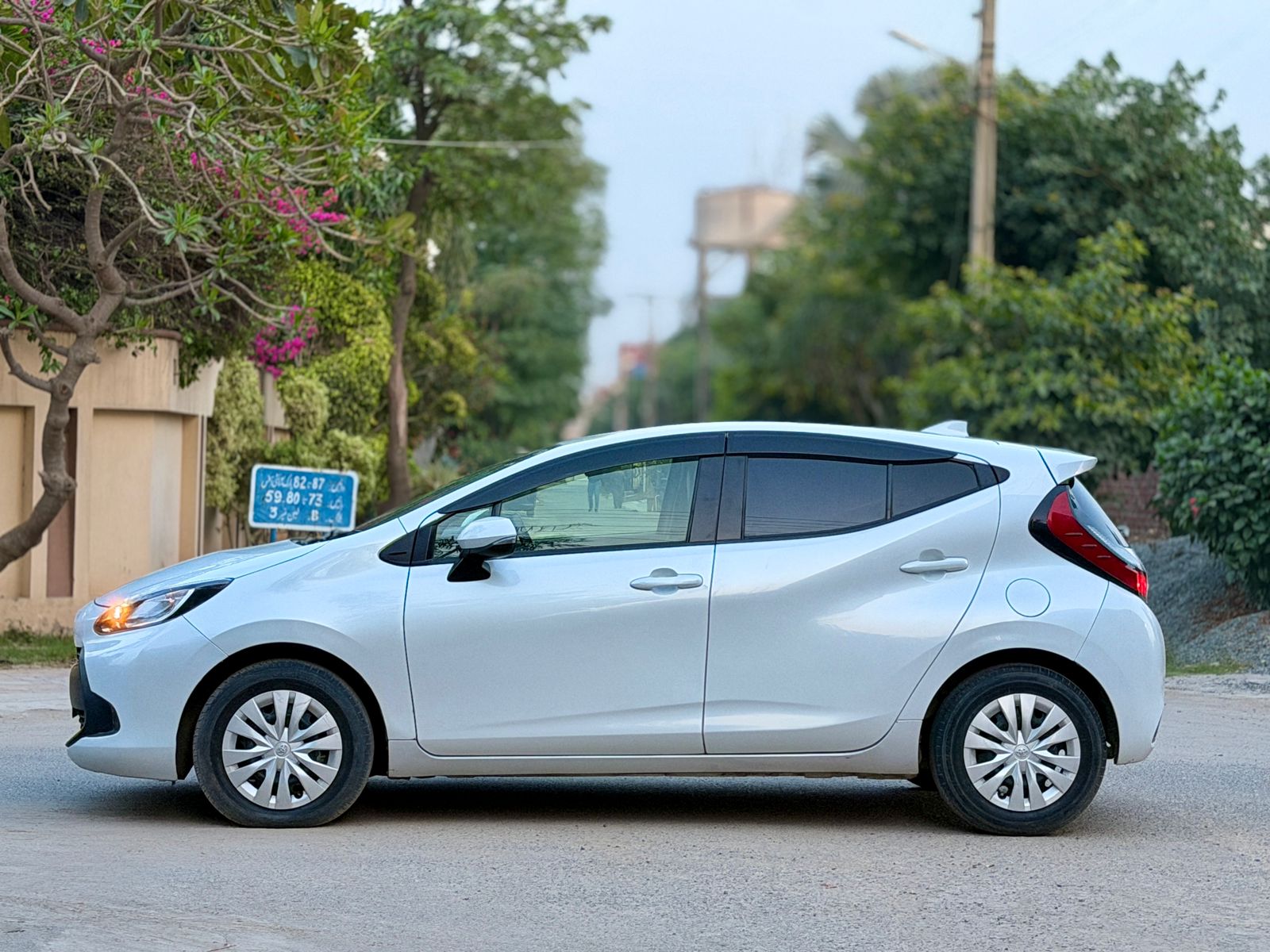 
								Toyota Aqua New Shape 2021 full									