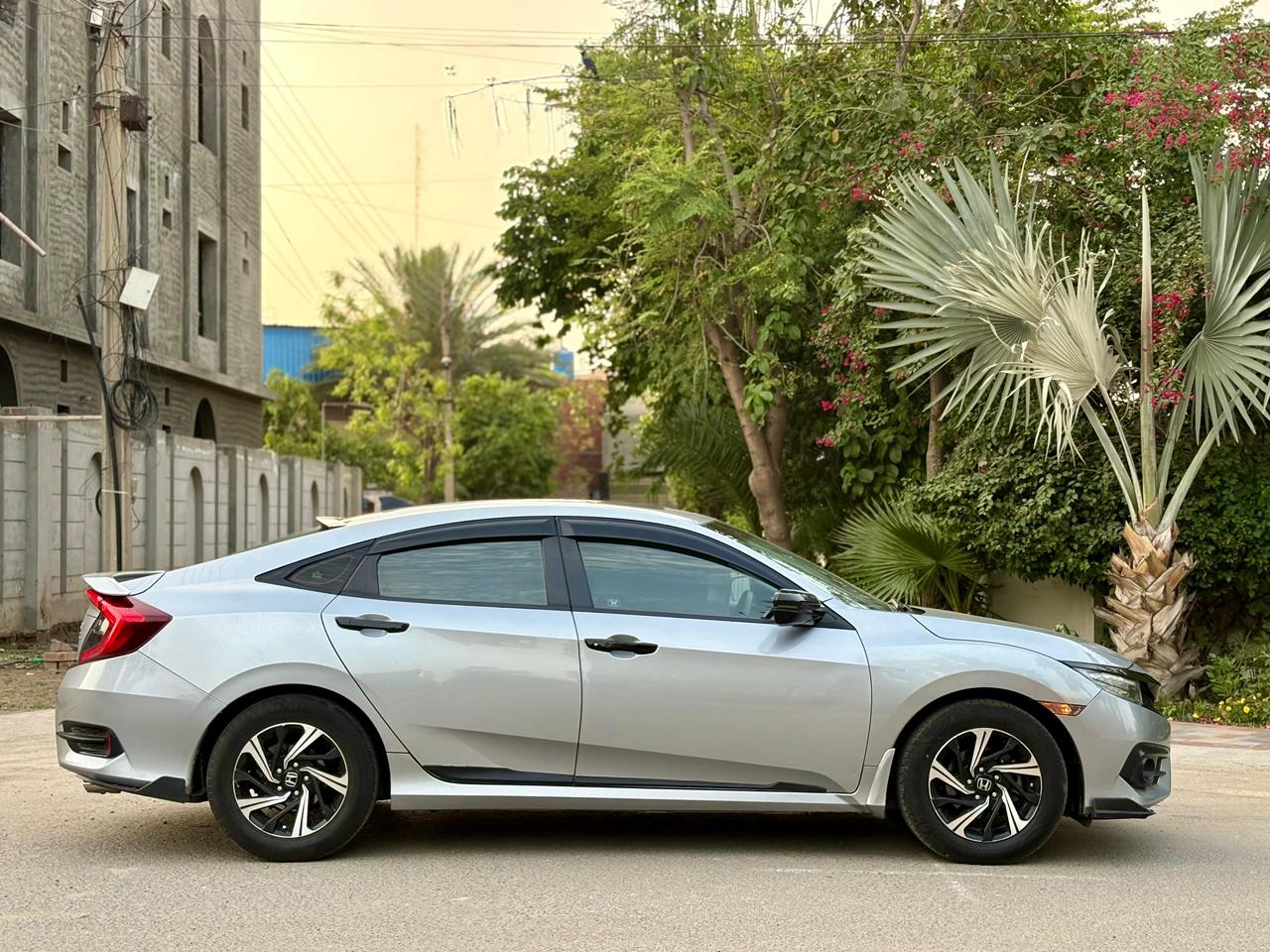 
								Honda Civic UG Leather Oriel Prosmatec 2018 full									