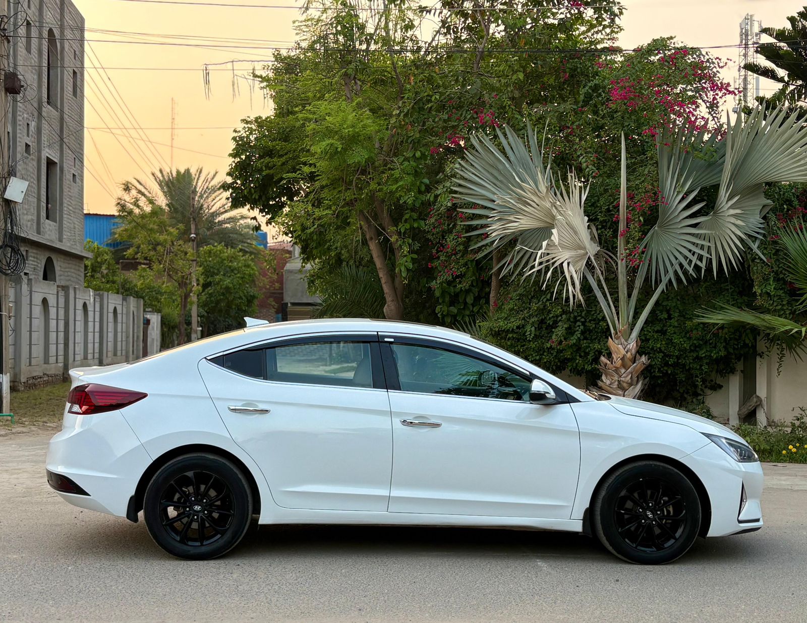 
								Hyundai Elantra GLS 2.0 2021 full									