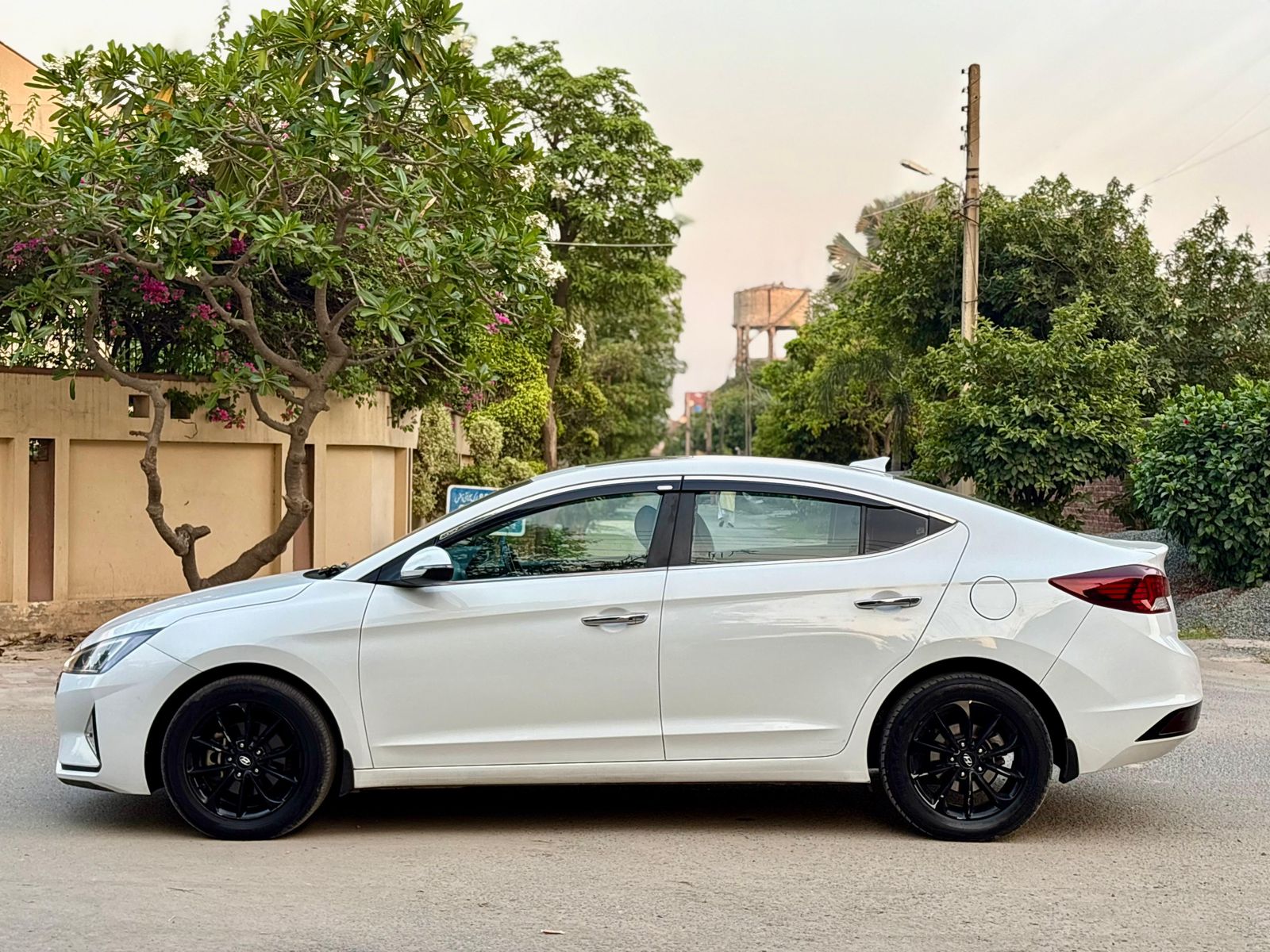 
								Hyundai Elantra GLS 2.0 2021 full									