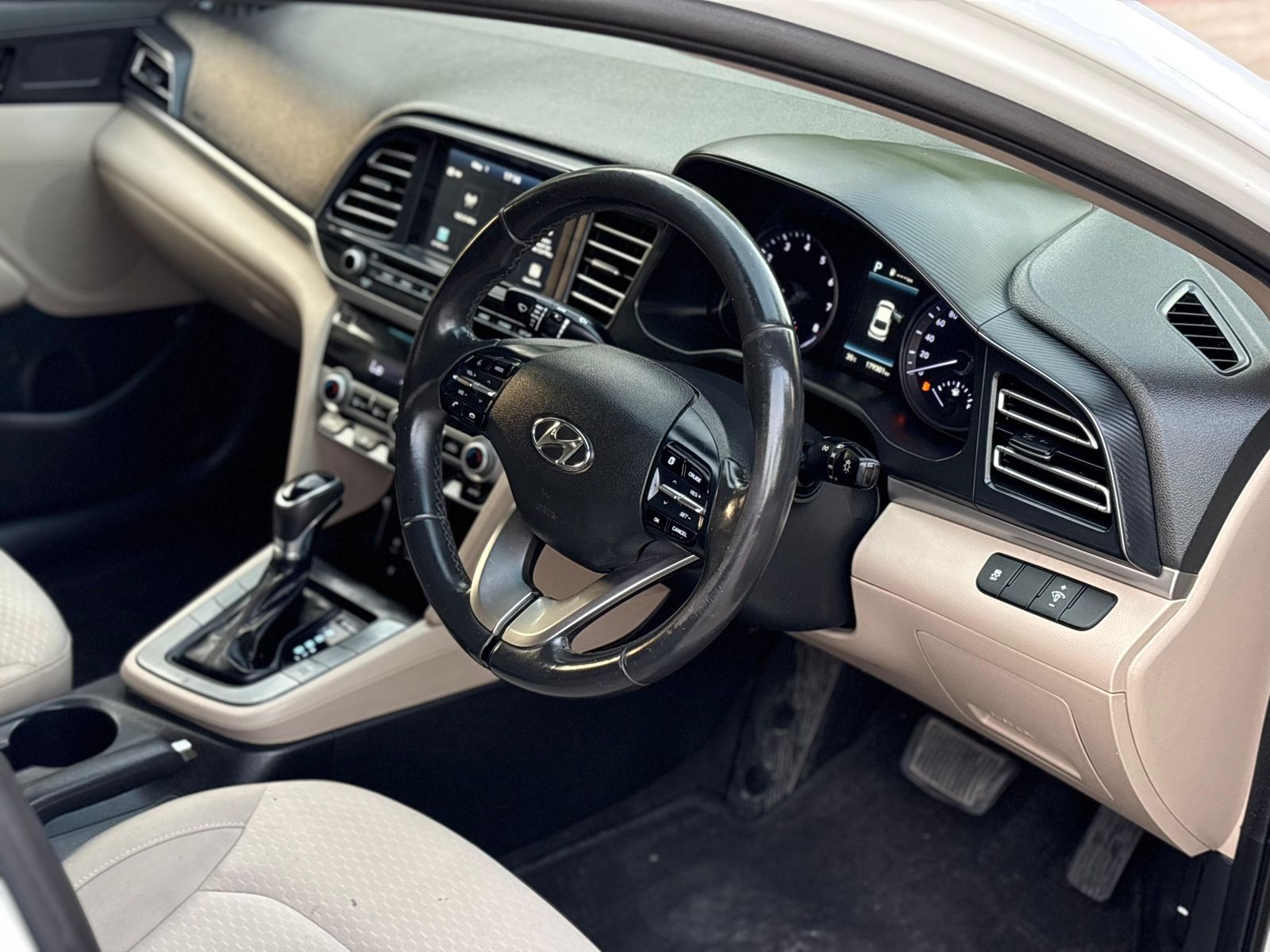 
								Hyundai Elantra GLS 2.0 2021 full									