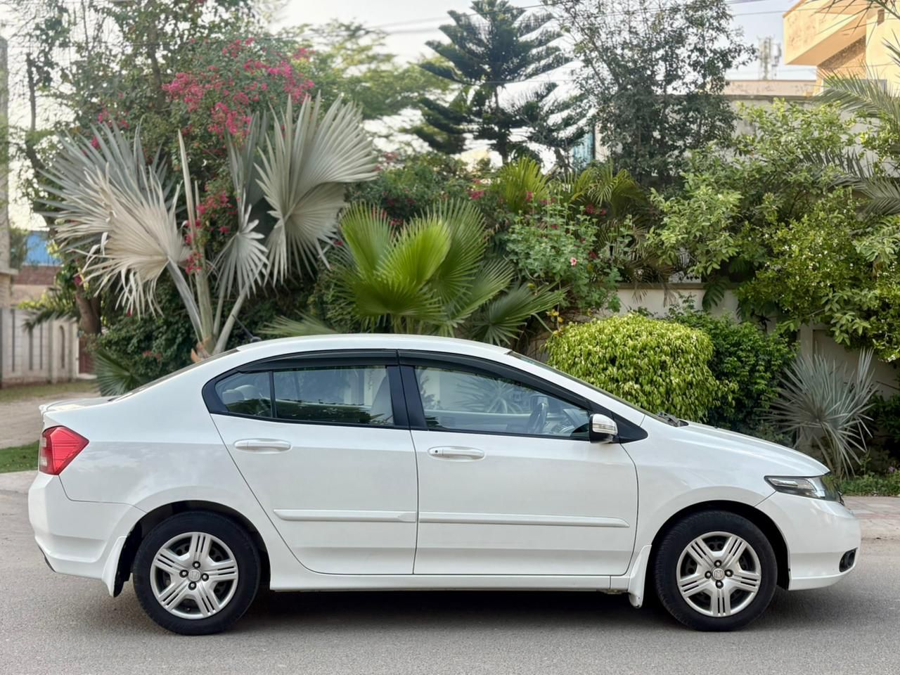 
								Honda City 1.3 Manual 2018 full									