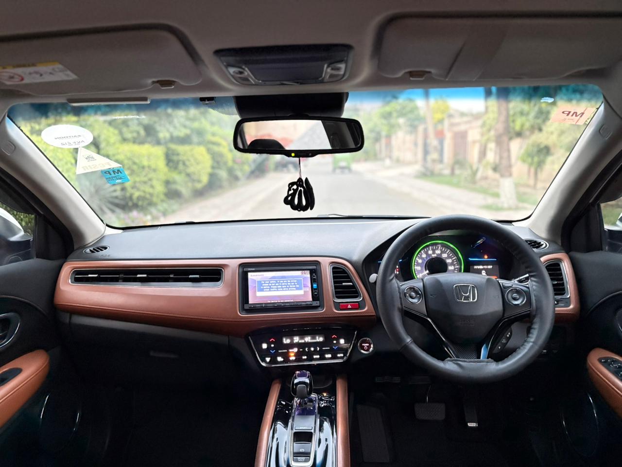 
								Honda Vezel Z Sensing Package 2015 full									