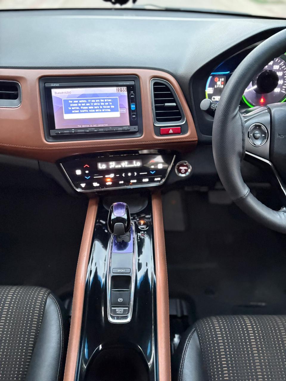 
								Honda Vezel Z Sensing Package 2015 full									