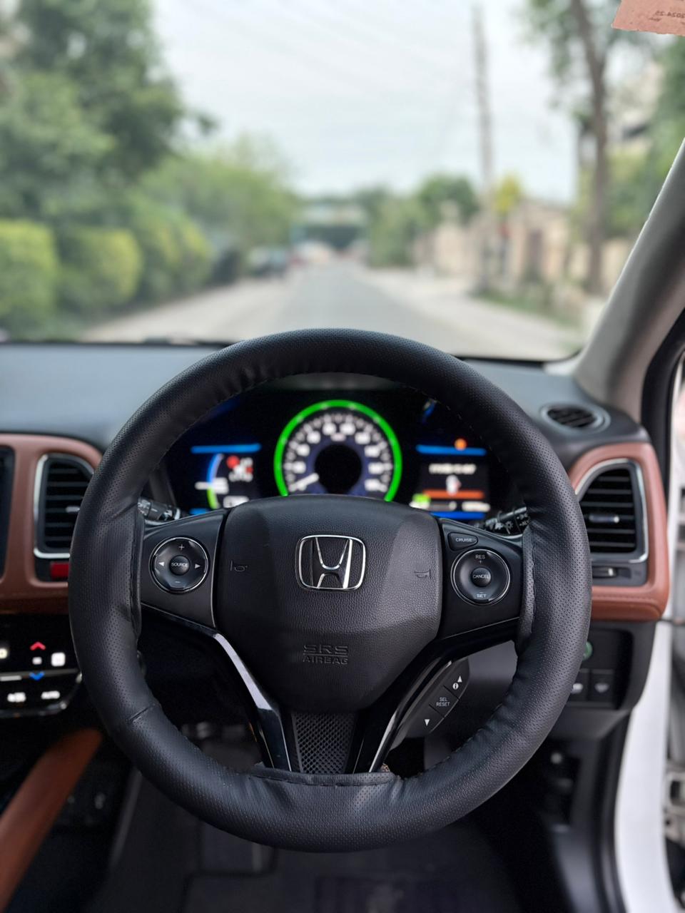 
								Honda Vezel Z Sensing Package 2015 full									