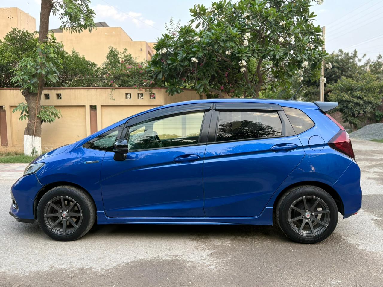 
								Honda Fit RS Hybrid 1.5 2017 full									