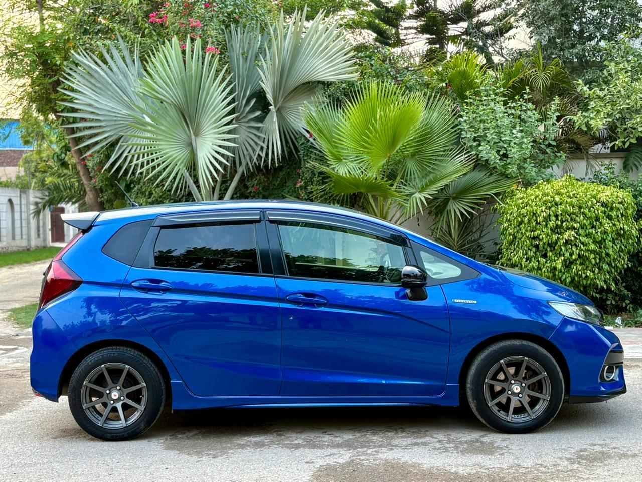 
								Honda Fit RS Hybrid 1.5 2017 full									