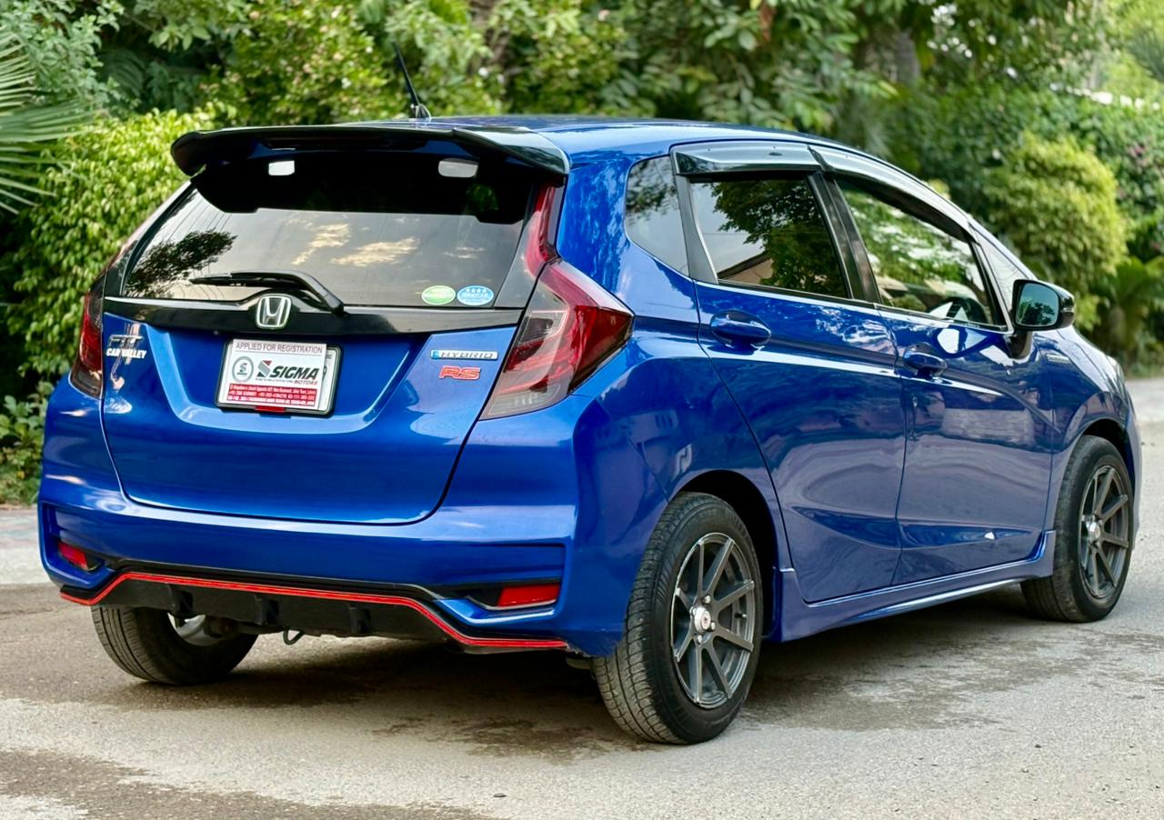 
								Honda Fit RS Hybrid 1.5 2017 full									