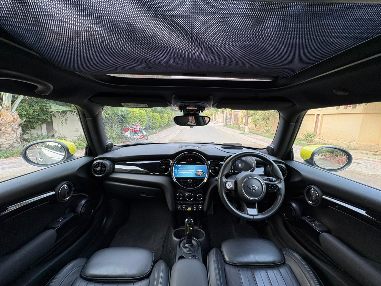 
								Mini Cooper S Electric 2022 full									