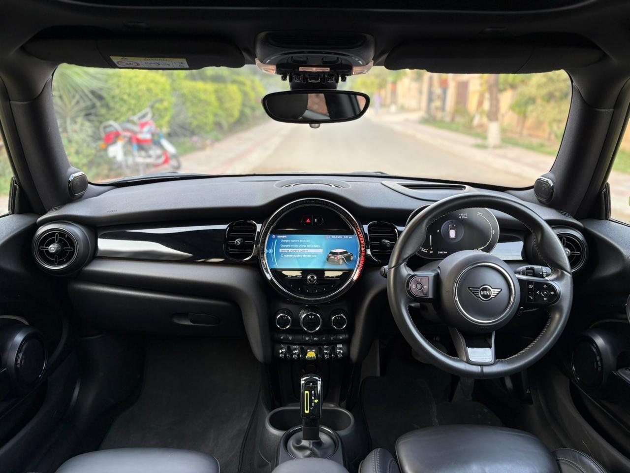 
								Mini Cooper S Electric 2022 full									