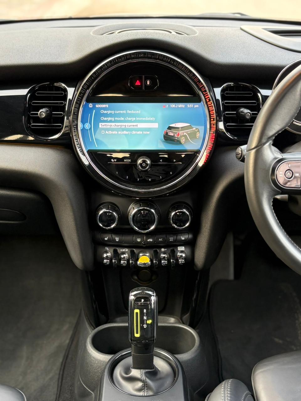 
								Mini Cooper S Electric 2022 full									