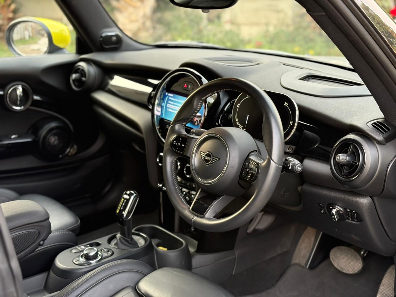 
								Mini Cooper S Electric 2022 full									