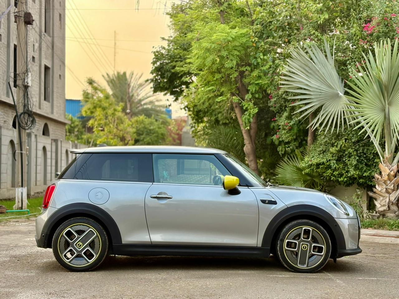 
								Mini Cooper S Electric 2022 full									
