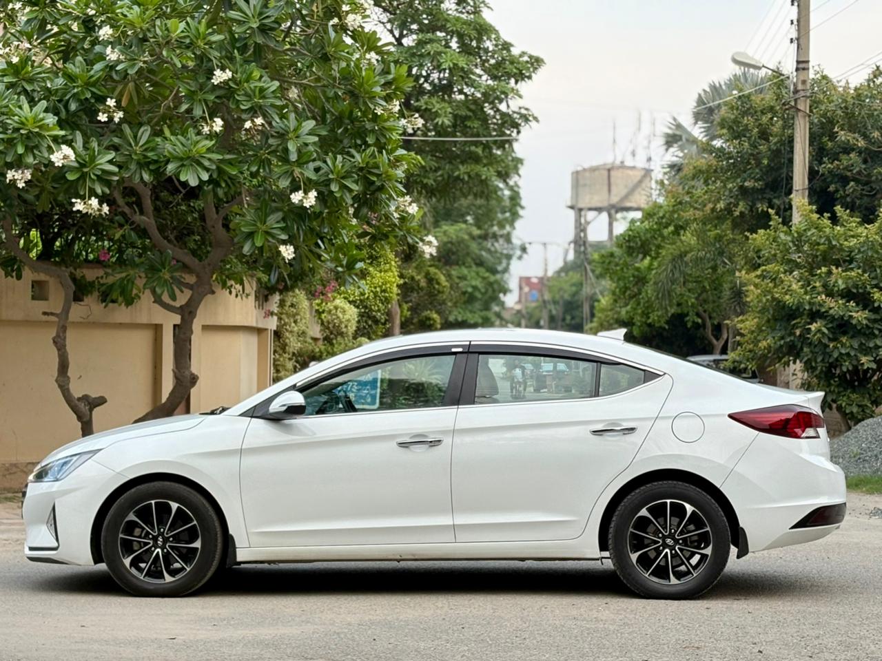 
								Hyundai Elantra GLS 2.0 2021 full									