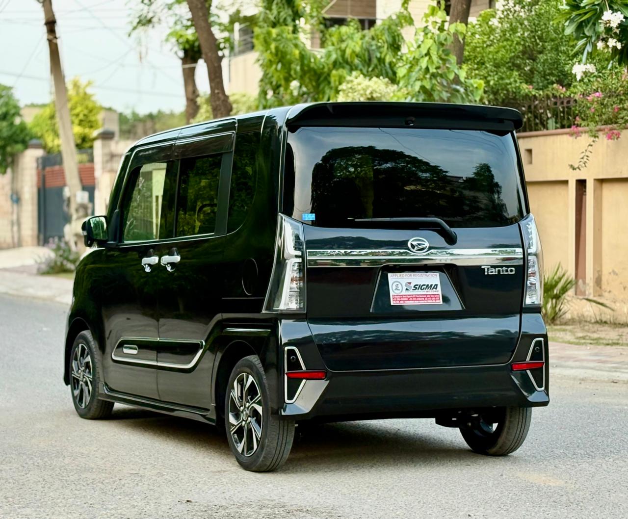
								Daihatsu Tanto 2022 full									